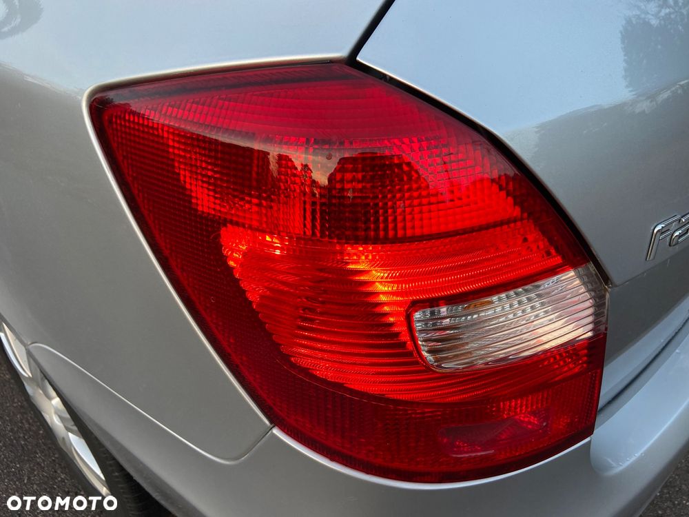 Skoda Fabia 1.4 16V Comfort - 10