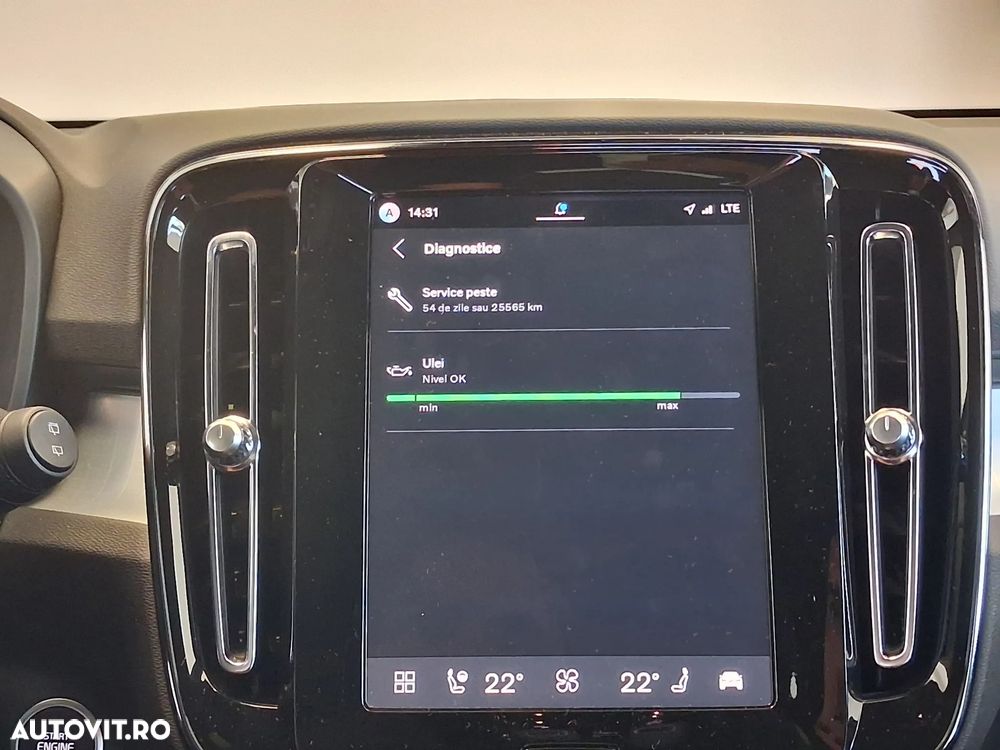 Volvo XC 40 B4 AT FWD MHEV Ultra Dark - 35