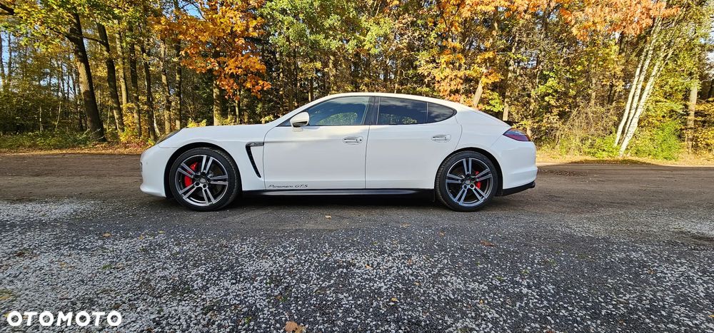 Porsche Panamera GTS PDK - 3