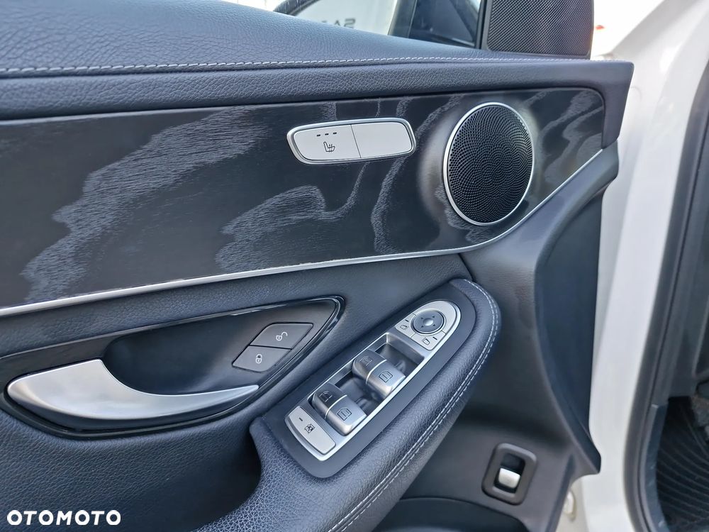 Mercedes-Benz GLC - 27