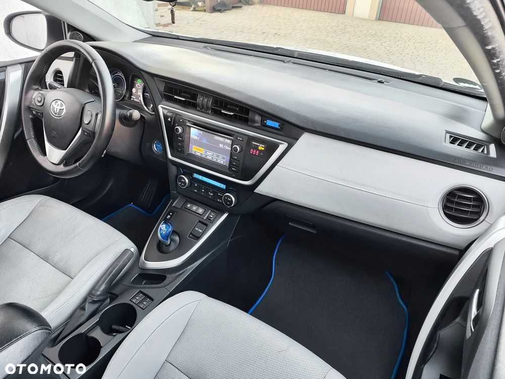 Toyota Auris 1.8 HSD Prestige NAVI - 18