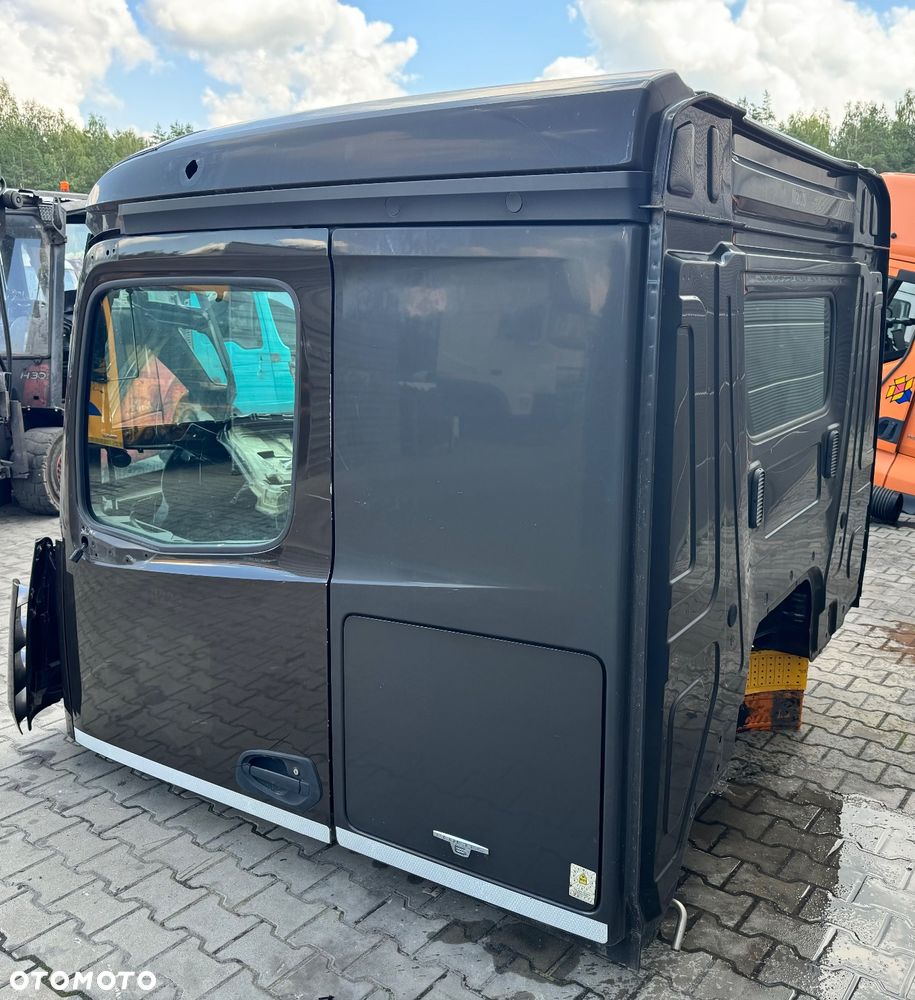 Kompletny szkielet kabiny sypialnej Mercedes Actros MP4 - 3