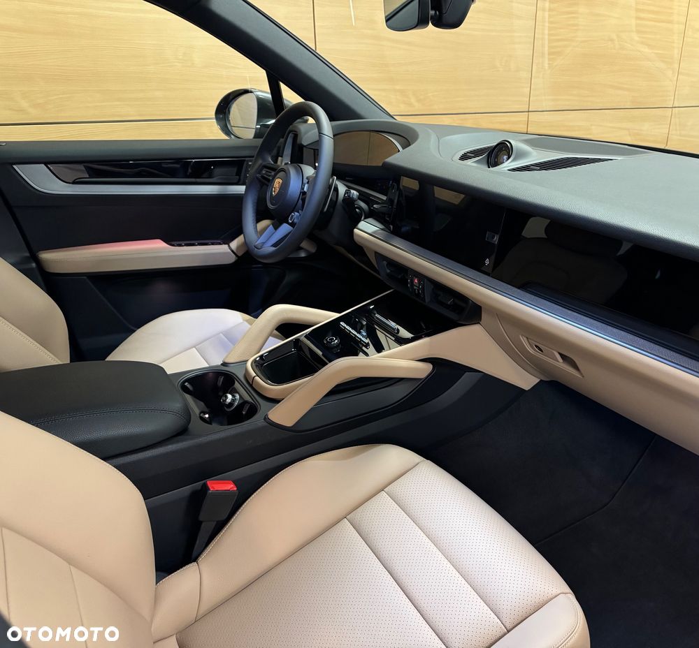 Porsche Cayenne - 16