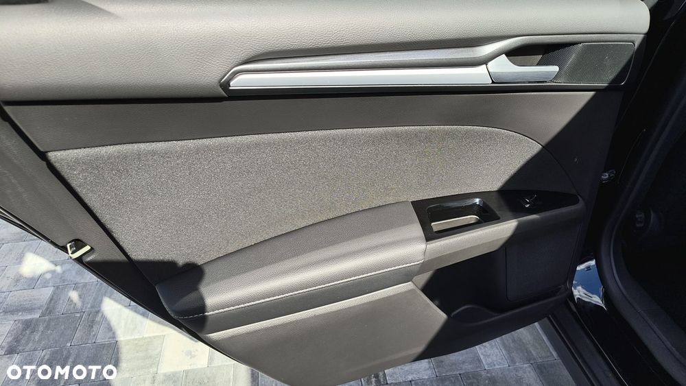 Ford Mondeo - 31