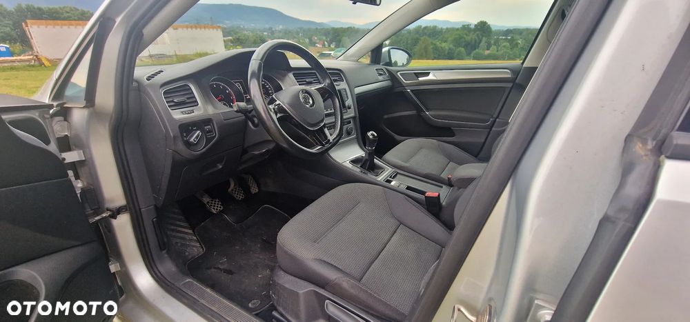 Volkswagen Golf - 11