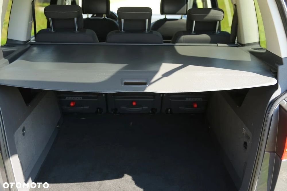 Volkswagen Touran 2.0 TDI DPF BlueMotion Technology Cup - 20