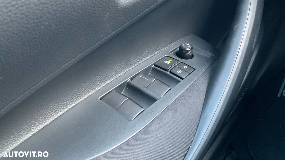 Toyota Corolla 1.8 Business Edition - 33