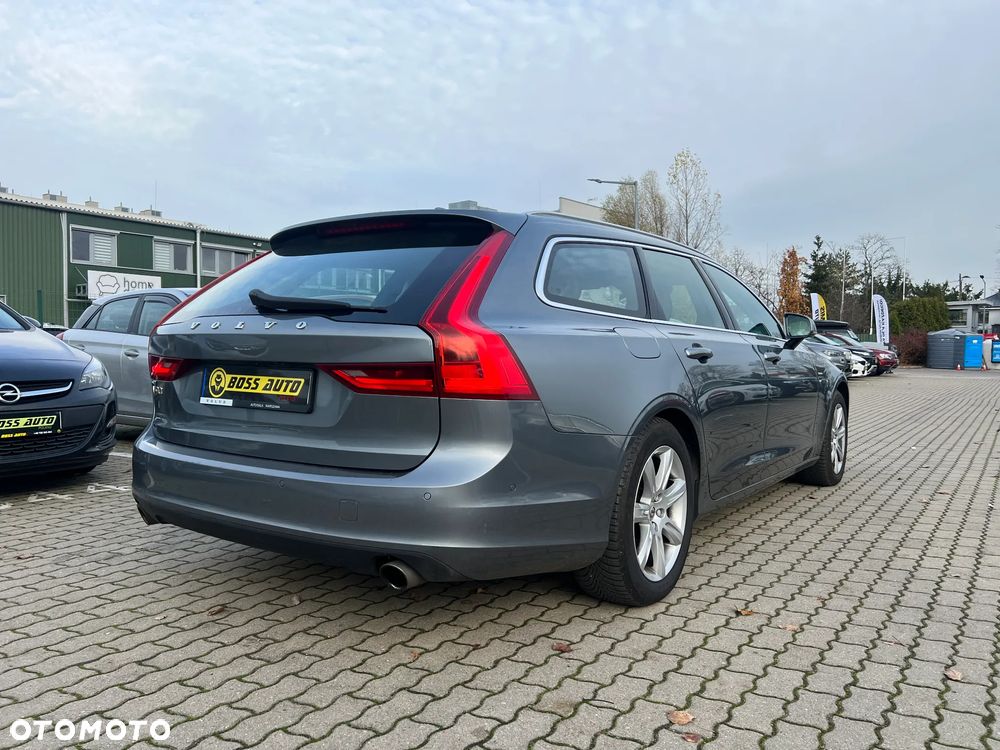 Volvo V90 D4 Momentum - 8