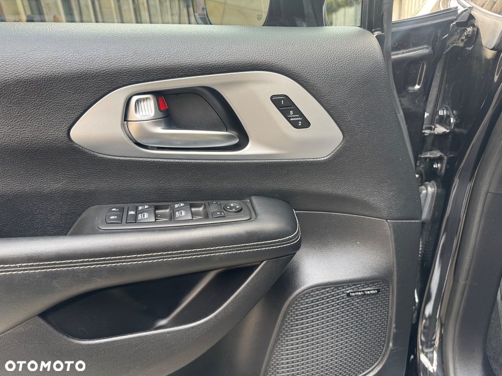 Chrysler Pacifica - 20