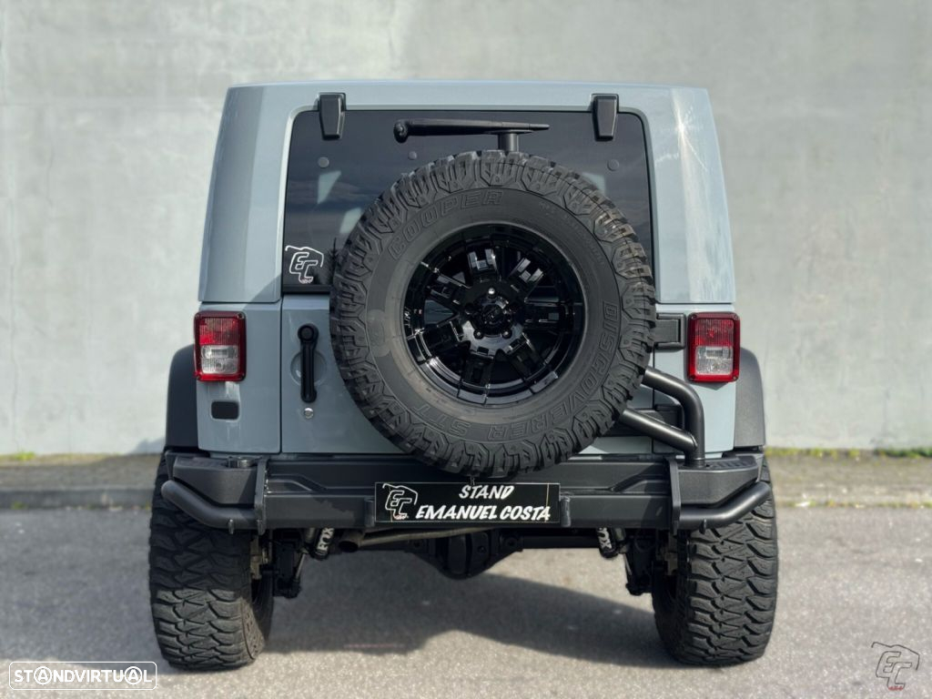 Jeep Wrangler - 5