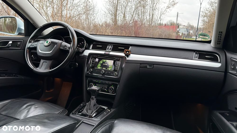 Skoda Superb 2.0 TDI DSG Ambition - 25