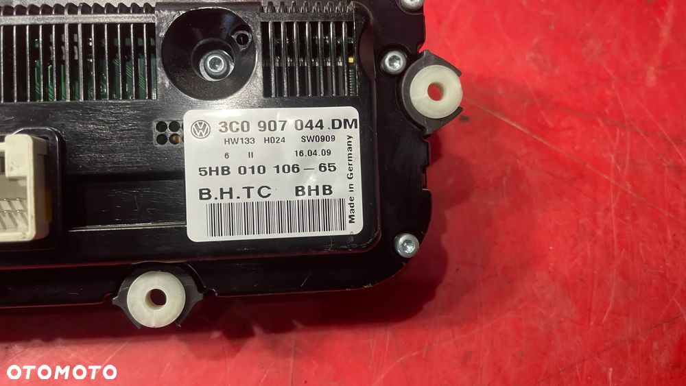 Volkswagen PASSAT B6 3C0907044DM Panel klimatyzacji - 4