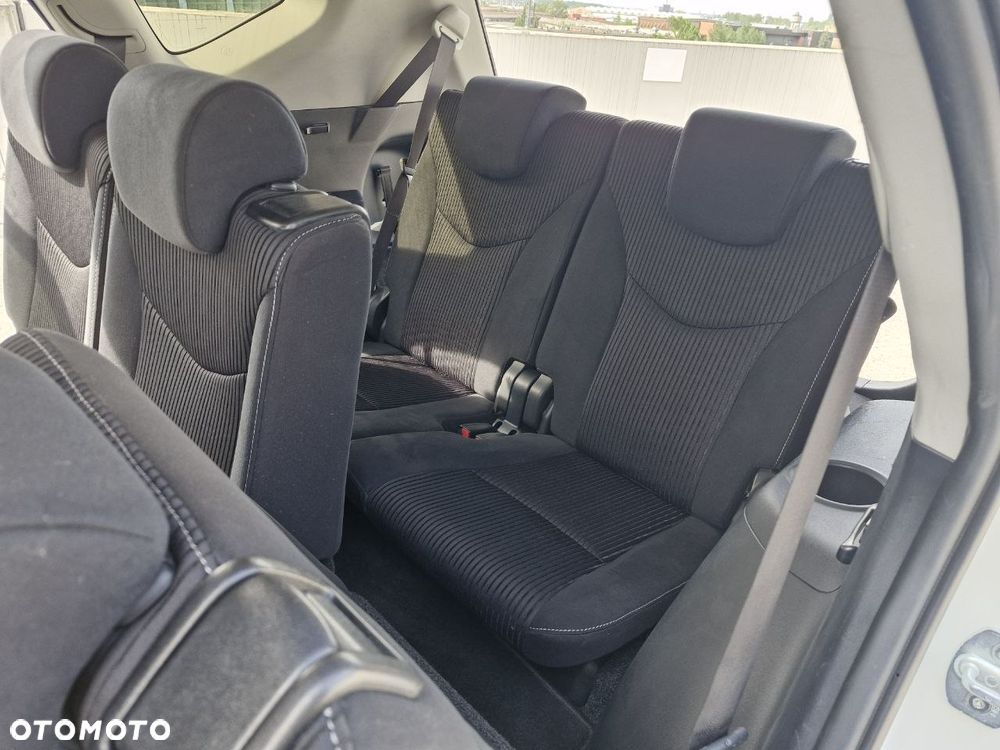 Toyota Prius+ (Hybrid) - 23