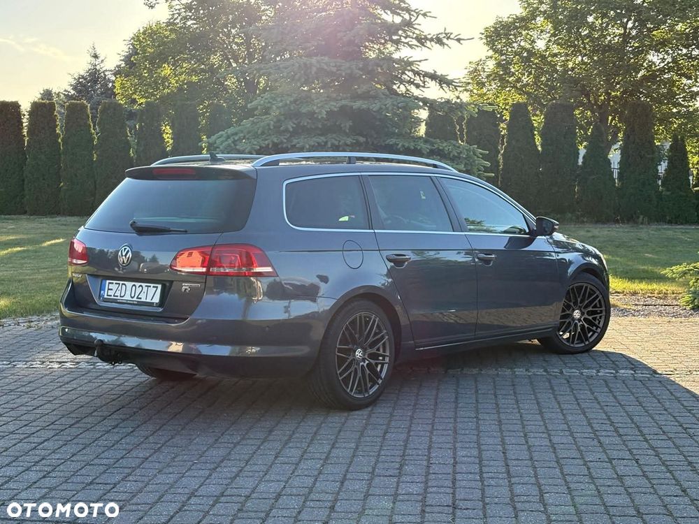 Volkswagen Passat - 11
