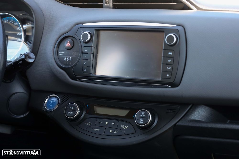 Toyota Yaris 1.5 HSD Active - 17