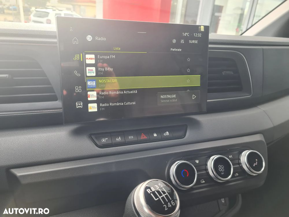 Nissan INTERSTAR - 11