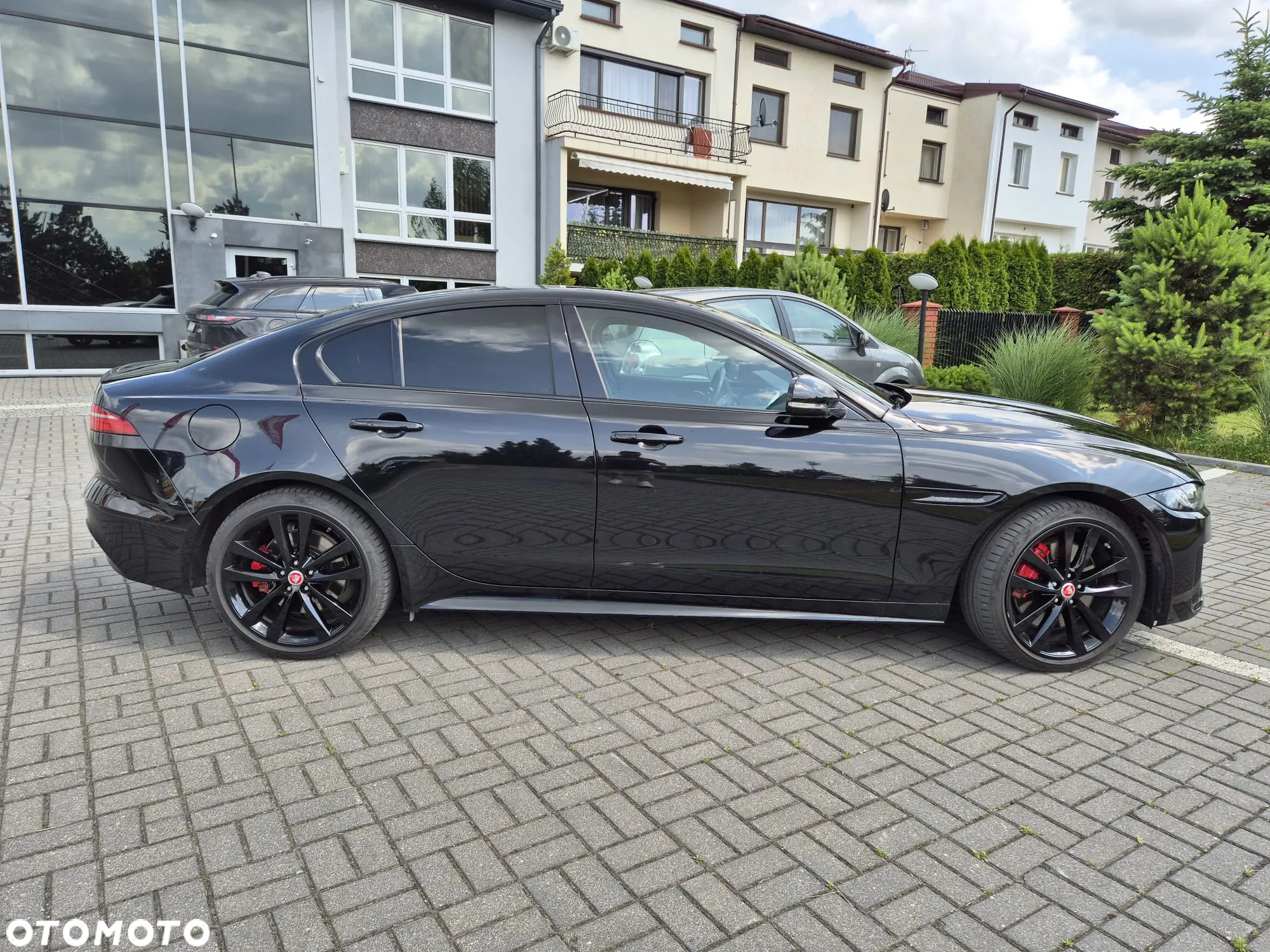Jaguar XE - 2
