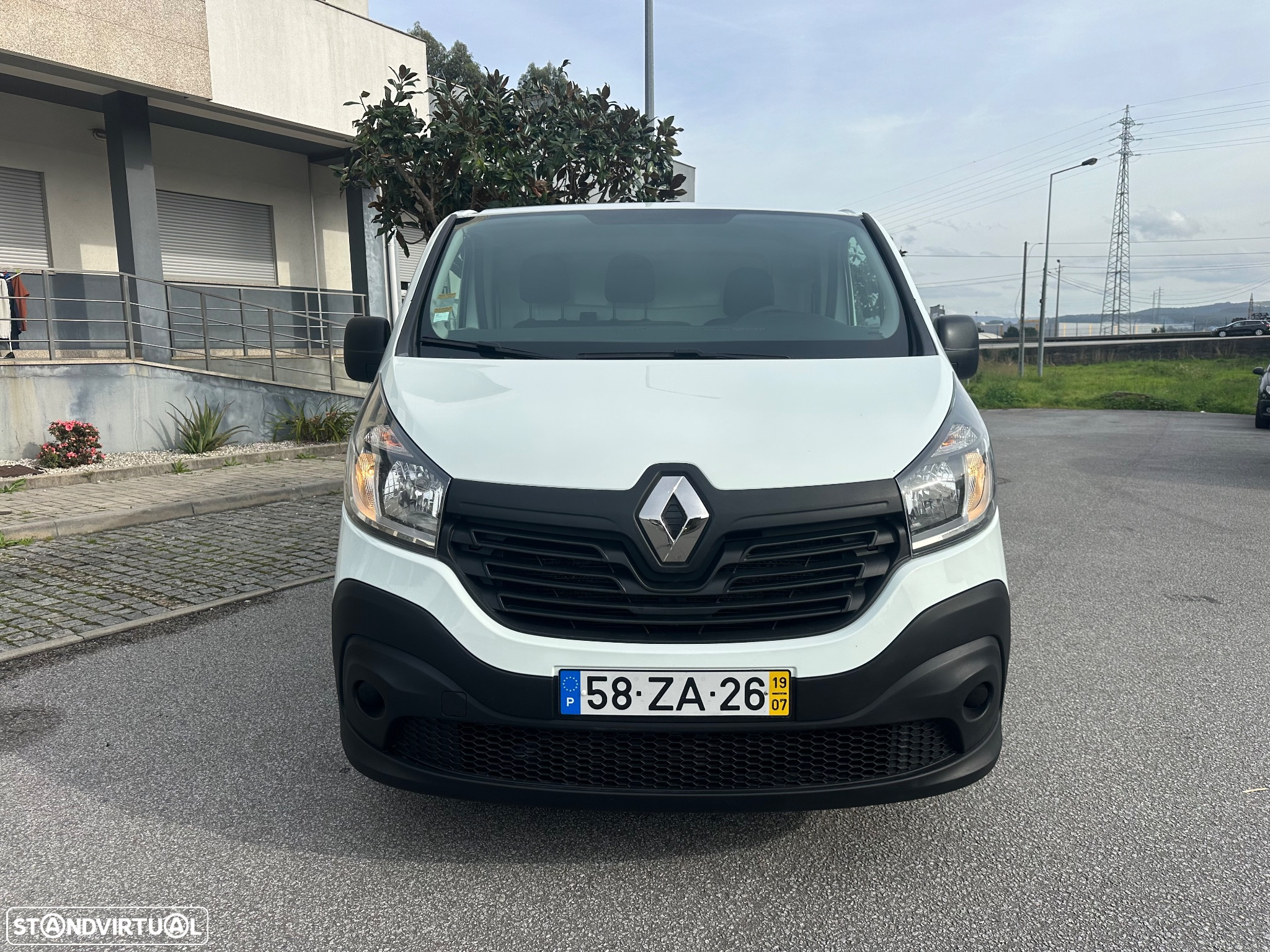 Renault Trafic L2H1 Longa Nacional - 2