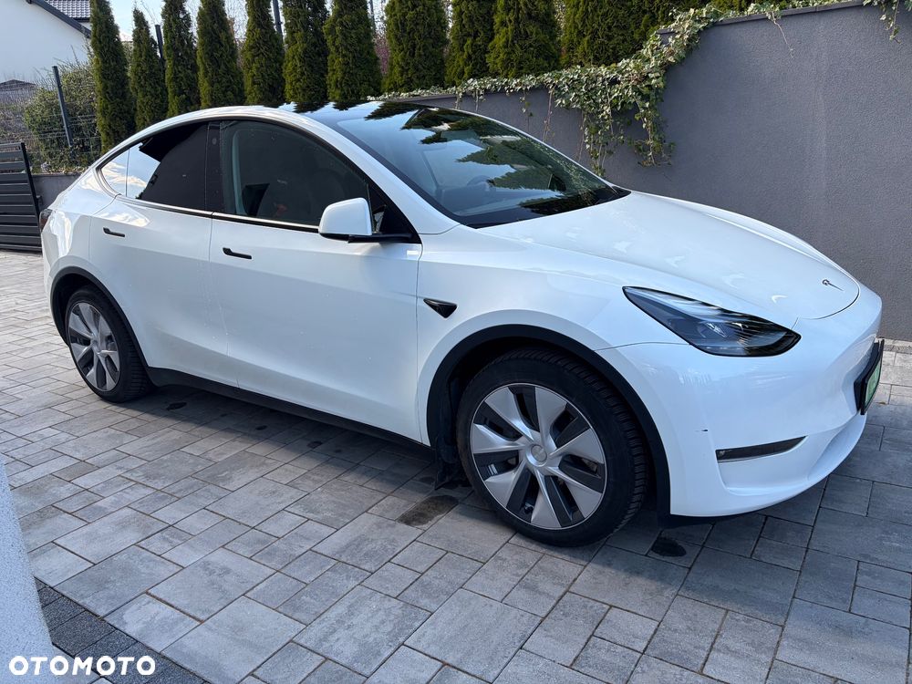 Tesla Model Y - 5