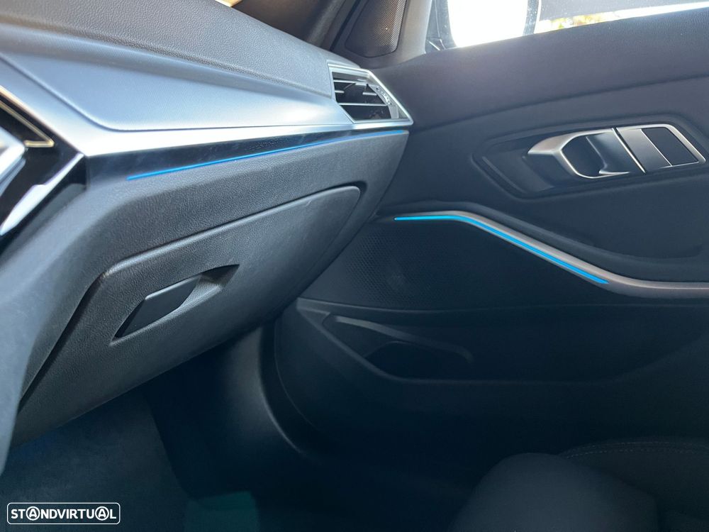 BMW 320 e Pack M Auto - 33