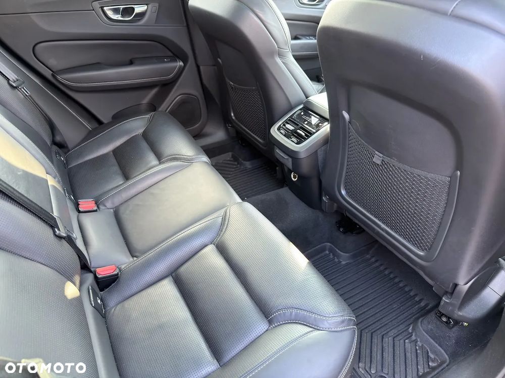 Volvo XC 60 D4 Geartronic RDesign - 11
