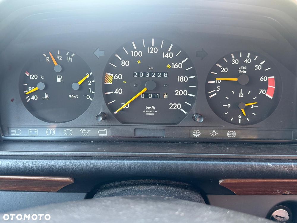 Mercedes-Benz W124 (1984-1993) - 21