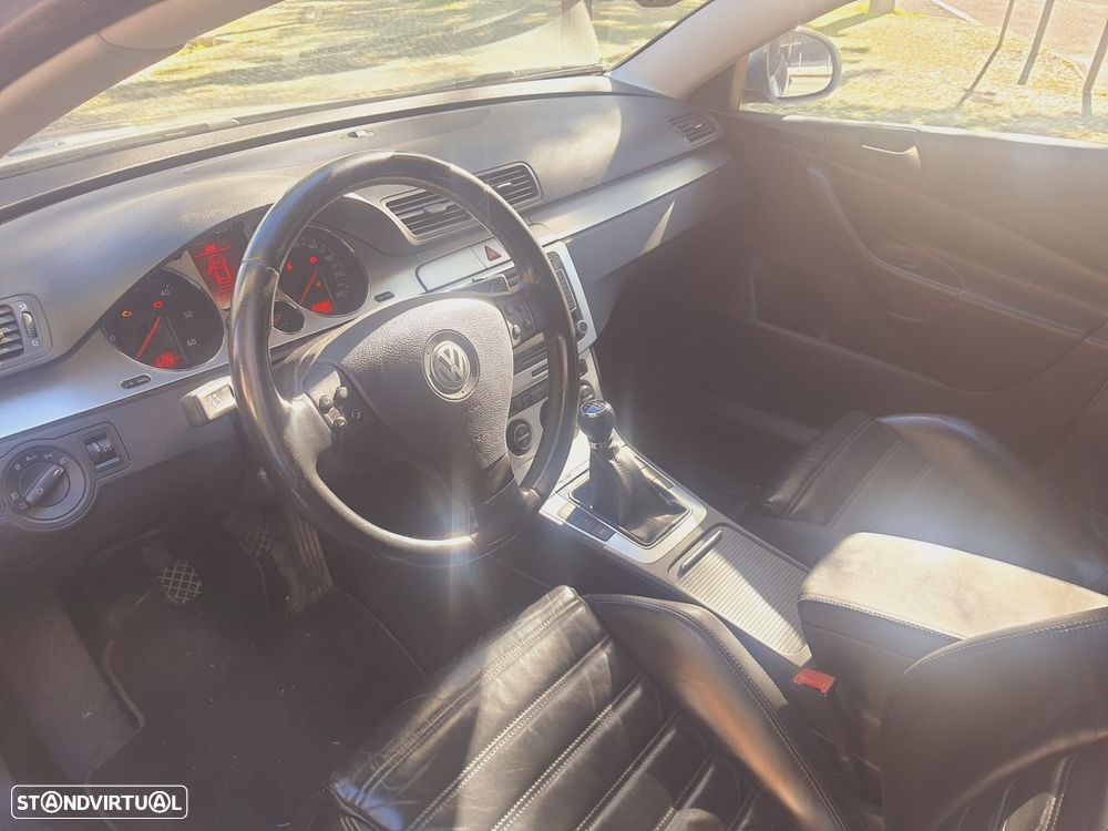 VW Passat Variant 2.0 TDi Highline - 13