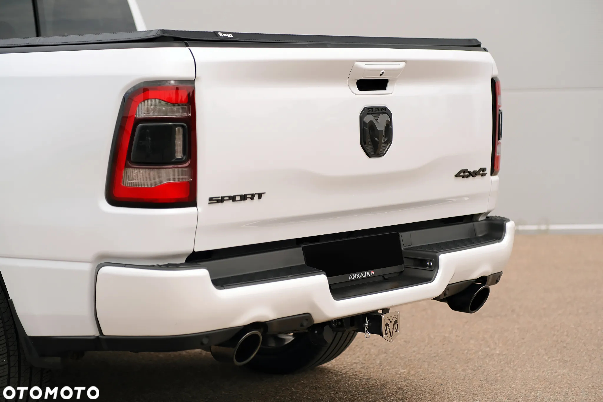 RAM 1500 5.7 Crew Cab Shortbed Laramie Sport - 16