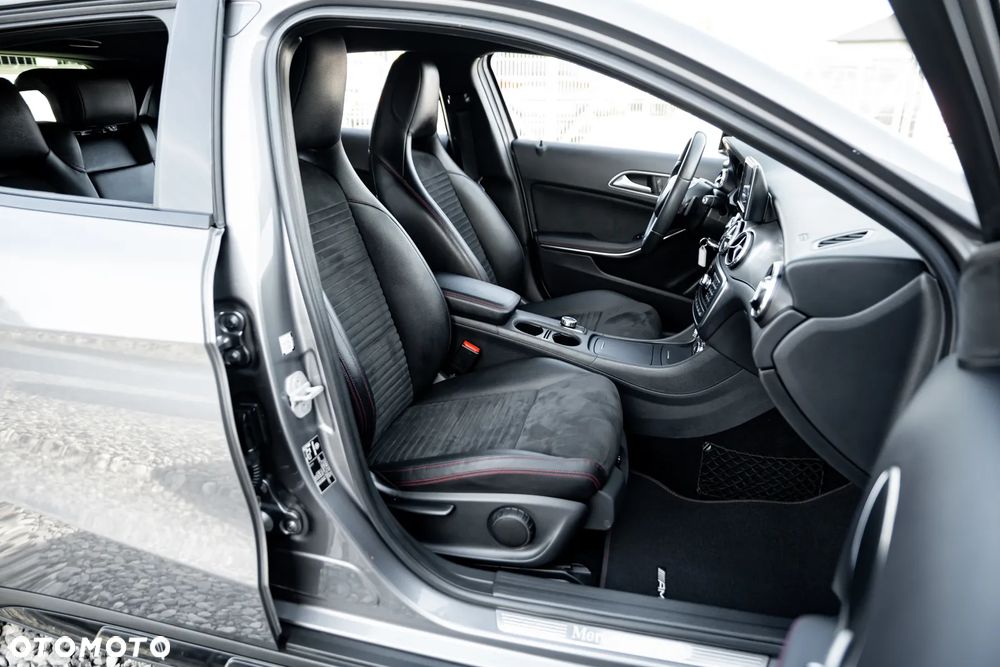 Mercedes-Benz GLA 250 4Matic 7G-DCT AMG Line - 27