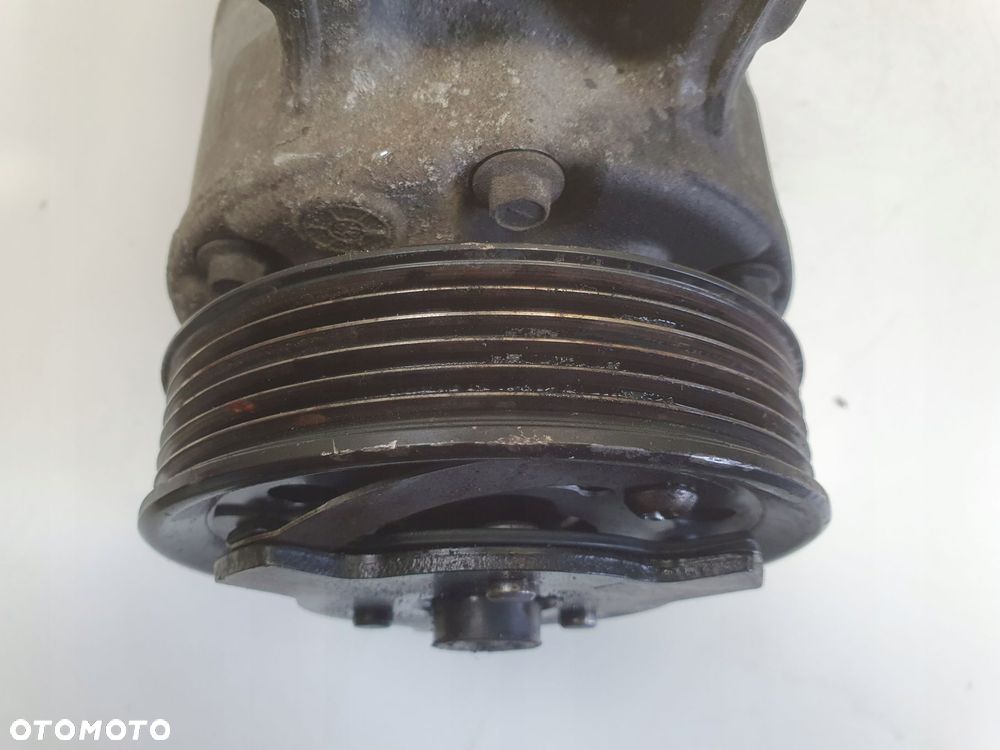 SPRĘŻARKA KLIMATYZACJI VW Golf VI 2.0 TDI _ pompa 5N0820803 - 7