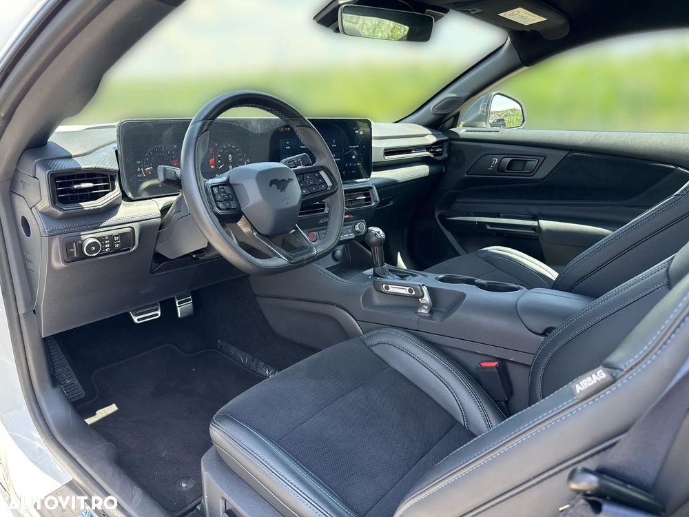 Ford Mustang - 10