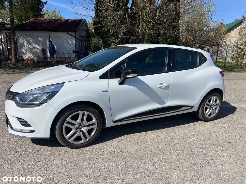Renault Clio 1.2 16V 75 LIMITED - 22