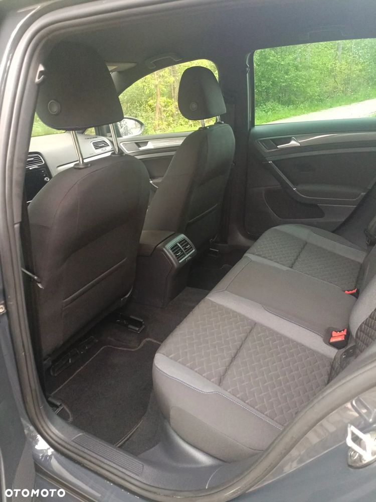 Volkswagen Golf - 4