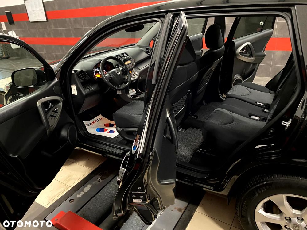 Toyota RAV4 2.0 VVT-i Sol - 18