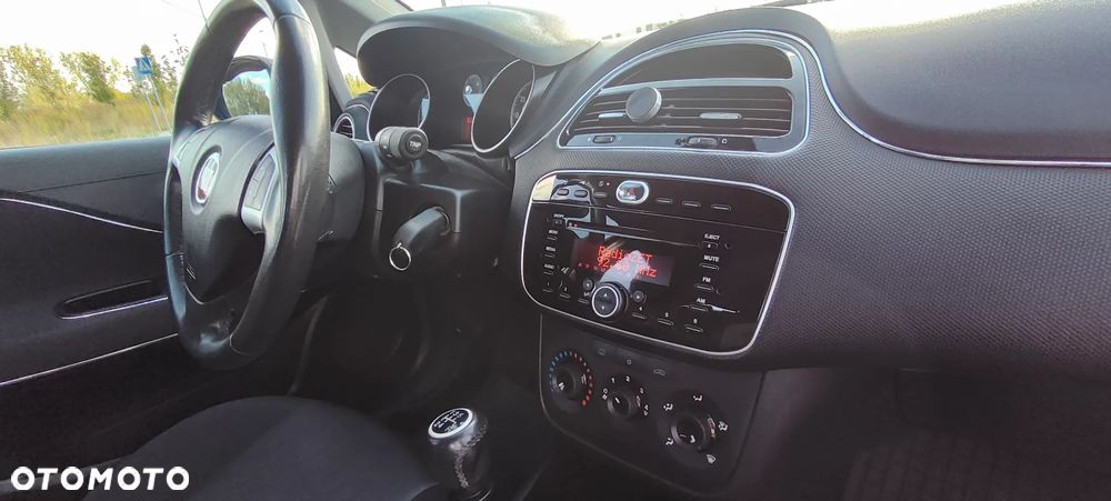 Fiat Punto 1.4 Easy S&S - 23