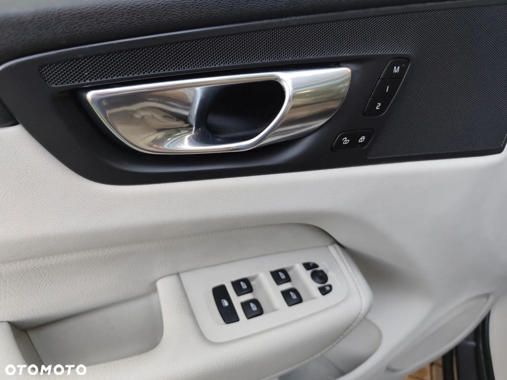 Volvo XC 60 - 23