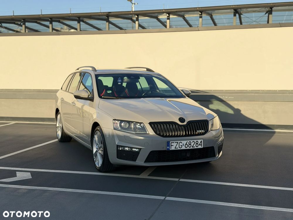 Skoda Octavia 2.0 TDI DSG RS - 4