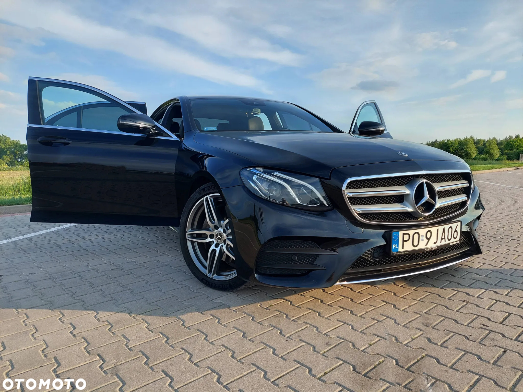 Mercedes-Benz Klasa E 220 d 4-Matic 9G-TRONIC - 21