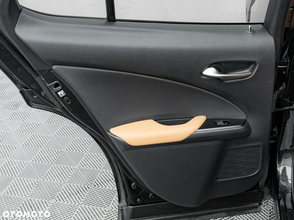 Lexus UX - 23
