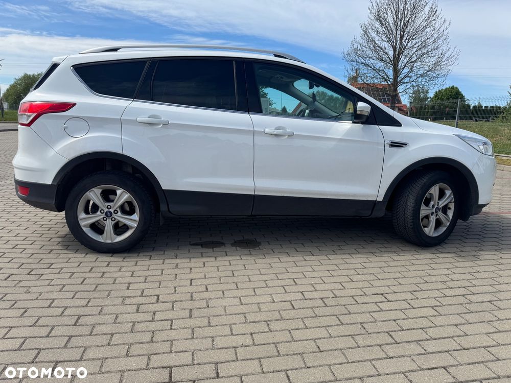 Ford Kuga 2.0 TDCi 2x4 Titanium - 3