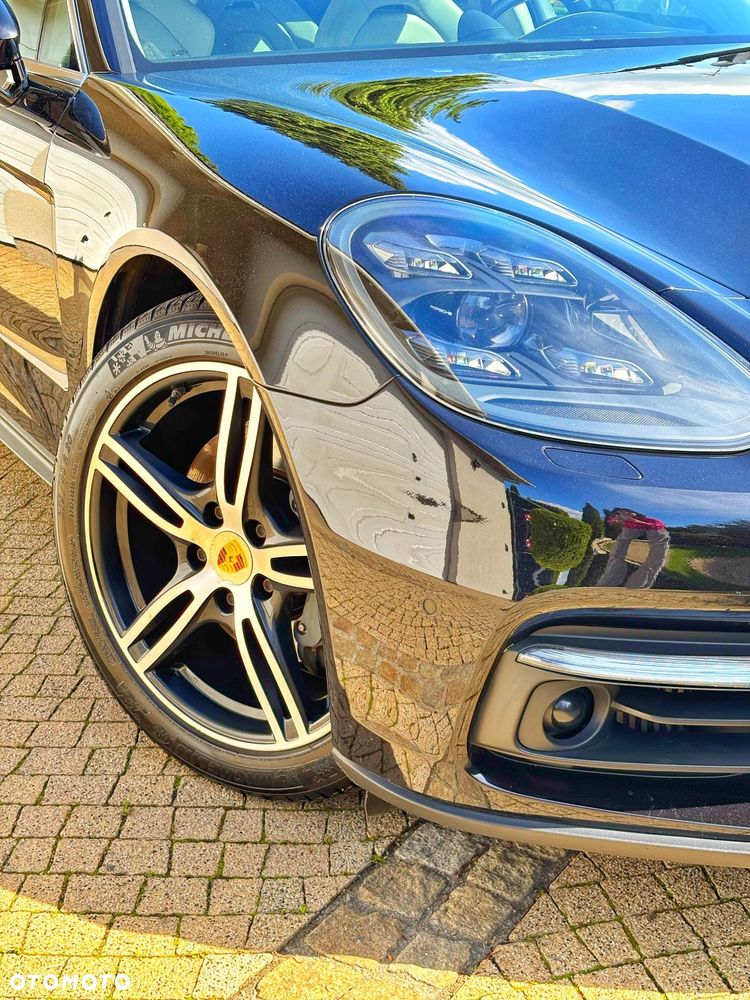 Porsche Panamera 4S - 7