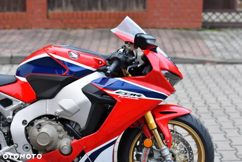 Honda CBR - 8