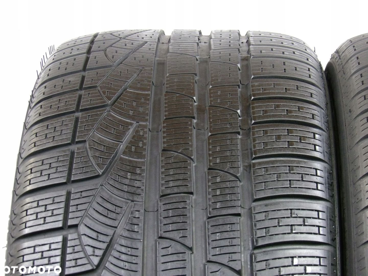 2x opony 275/40R19 PIRELLI SOTTOZERO WINTER 240 SERIE II - 2