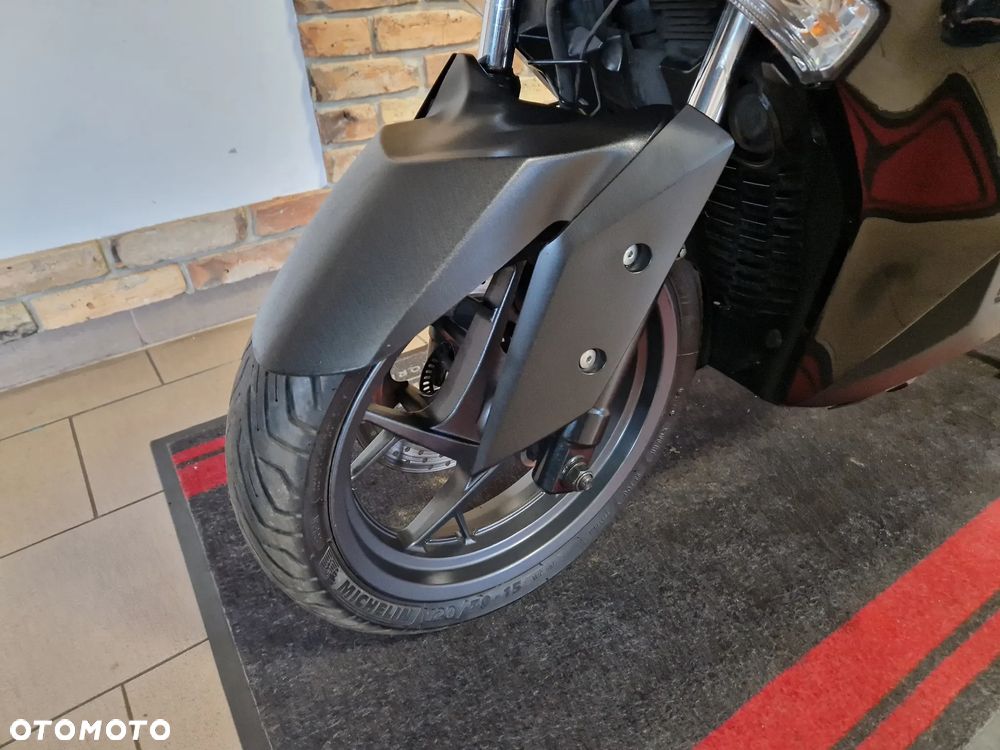 Yamaha X-max - 32