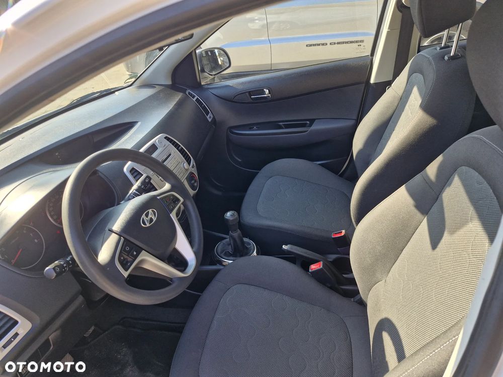 Hyundai i20 - 10