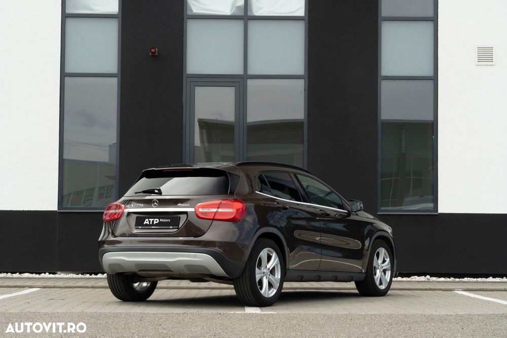 Mercedes-Benz GLA - 29