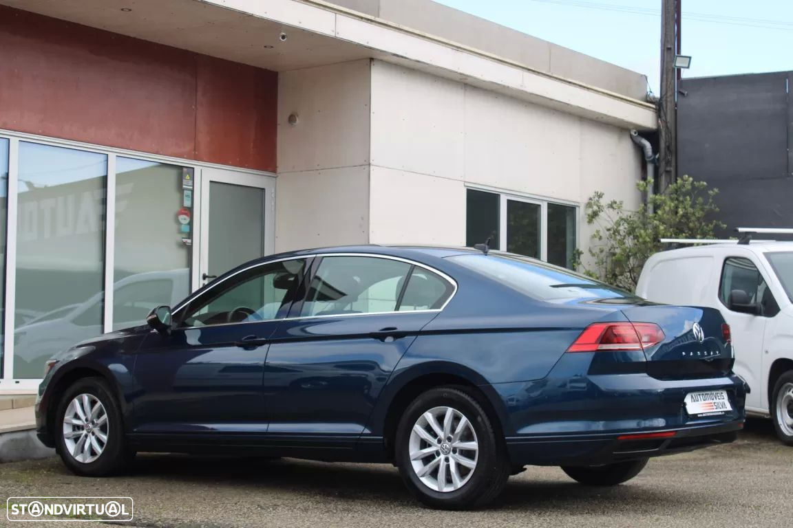 VW Passat 2.0 TDI Confortline - 14