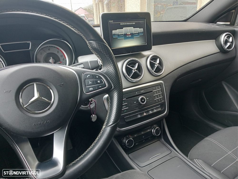 Mercedes-Benz CLA 200 d Shooting Brake Urban Aut. - 27