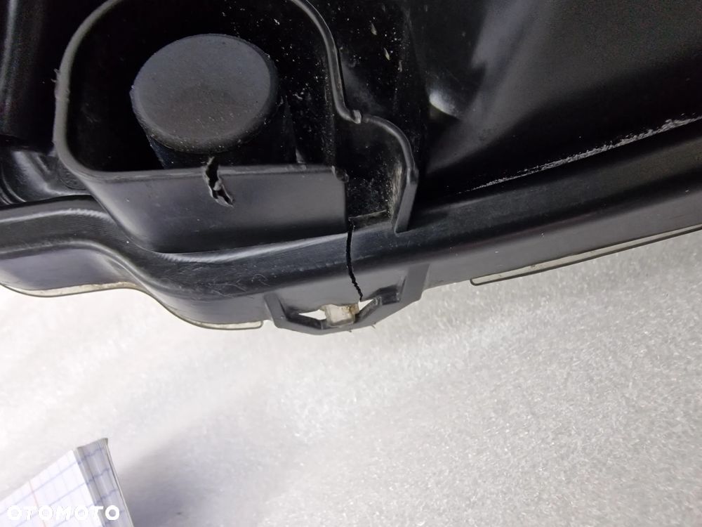 TOYOTA YARIS III 3 LIFT 14- PRAWA ZWYKŁA LAMPA PRZEDNIA PRZÓD , NR KOITO 0D-158 , NR AUKCJI LL401 - 16