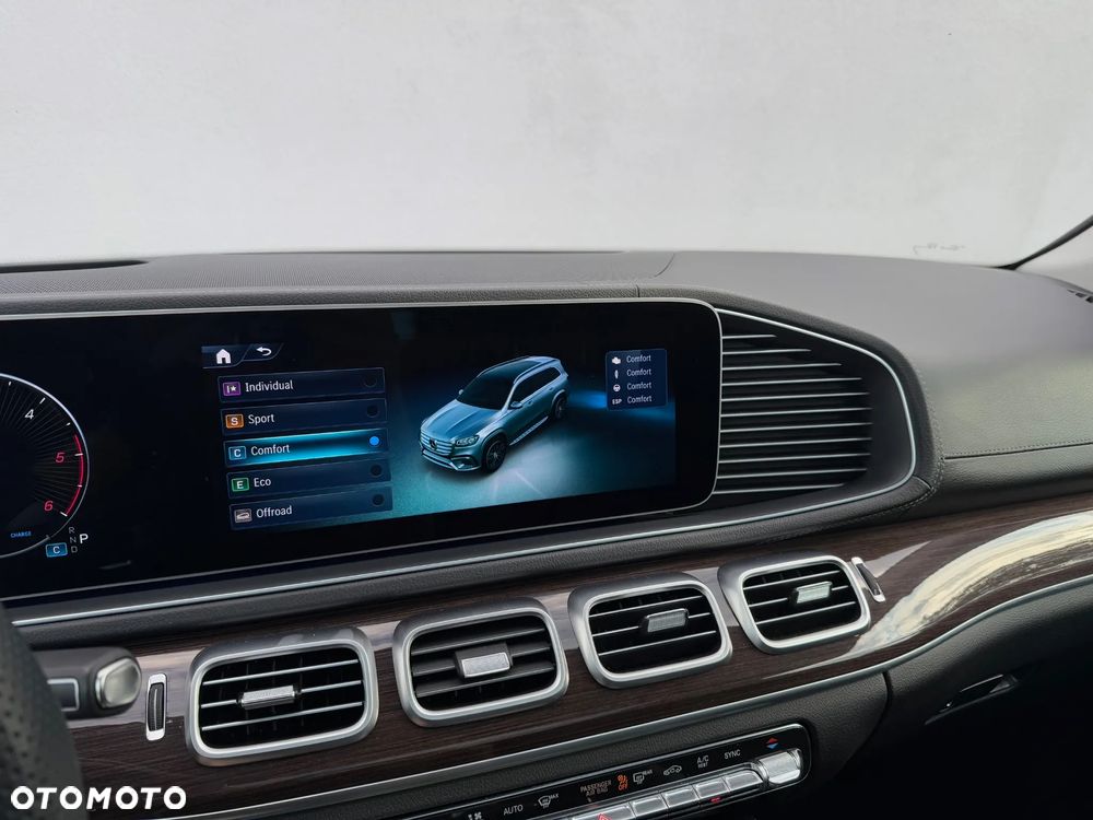 Mercedes-Benz GLS - 18
